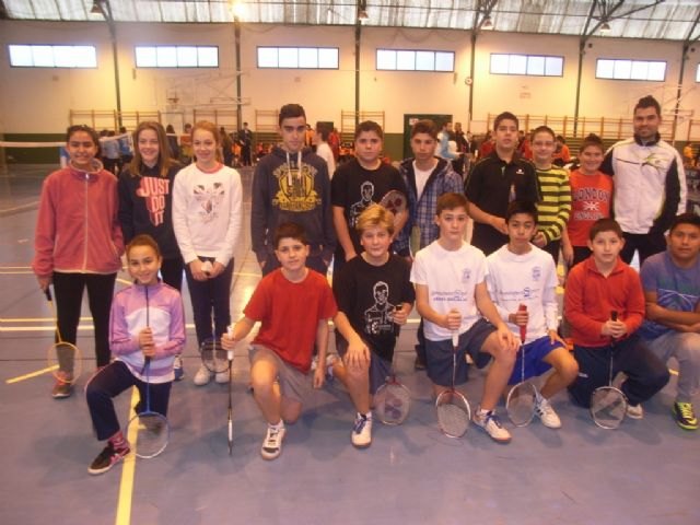 Totana acogió el pasado fin de semana la fase regional de bádminton y orientación de Deporte Escolar