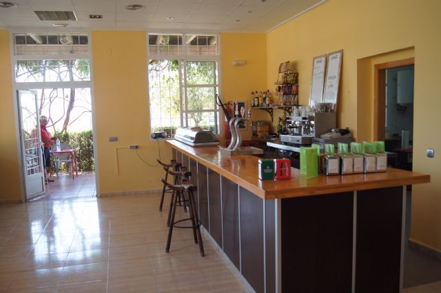 Sale a licitación la explotación del servicio de cafetería en el centro social del barrio Tirol-Camilleri