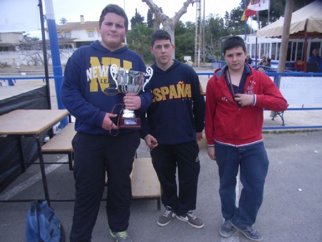 El Colegio Reina Sofia consigue el primer puesto en la final regional de petanca de Deporte Escolar celebrada en Mazarrón