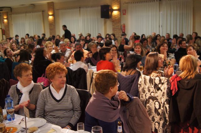 Cuatro mujeres y la plantilla de trabajadoras de Deilor son homenajeadas