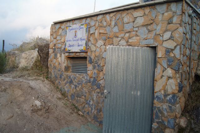 El Servicio Municipal de Aguas procede mañana a la limpieza del depósito de Santa Leocadia