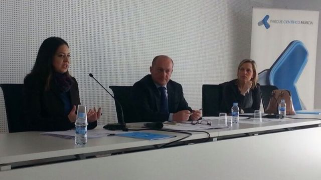 Totana expone en Murcia las iniciativas que se han implantado para fomentar el carácter emprendedor dentro del Plan Local de Empleo 2015