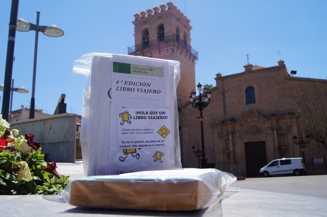 Cultura Popular vuelve a sacar a la calle el proyecto 'Libro Viajero'