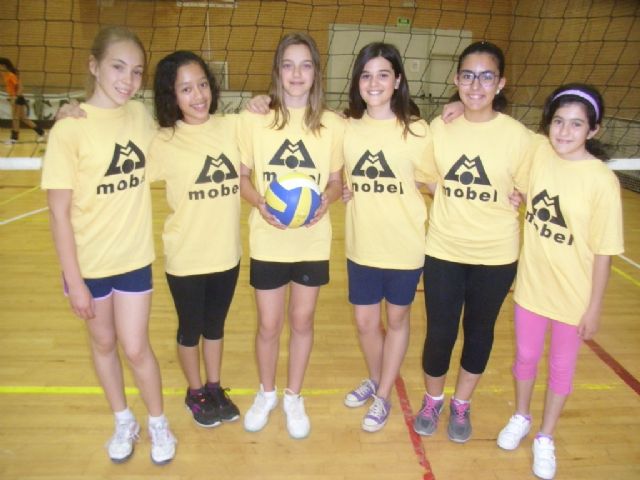 Los colegios Santa Eulalia y Reina Sofía participaron en los cuartos de final regionales de deportes de equipo benjamín y alevín Deporte Escolar