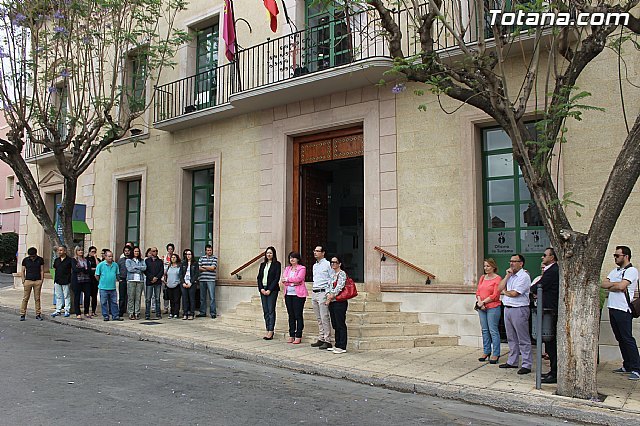 Totana guardó un minuto de silencio por la muerte de Isabel Carrasco