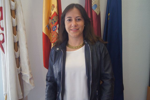 La alcaldesa presenta a los vecinos de El Raiguero a la nueva alcaldesa-pedánea, María Huertas Muñoz Granados, para el último año de la legislatura