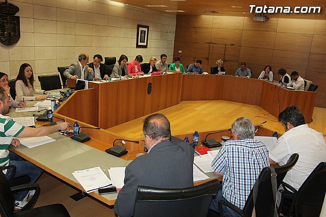 El Pleno del Ayuntamiento debatirá una quincena de propuestas