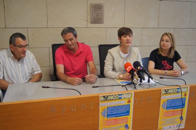 El ayuntamiento, las AMPAS y Cáritas ponen en marcha el proyecto 'Banco de libros de texto'