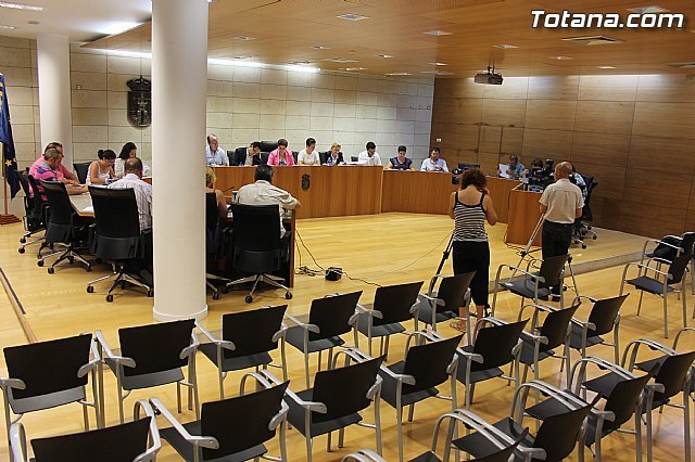El Pleno aprueba instar al Ministerio de Agricultura a que apruebe el Plan de Cuenca del Segura a la mayor brevedad posible