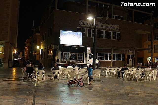 Instalaron una pantalla gigante en la Plaza Balsa Vieja