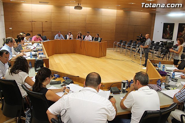 El Pleno acuerda la cesión gratuita de una parcela a la Comunidad de Regantes