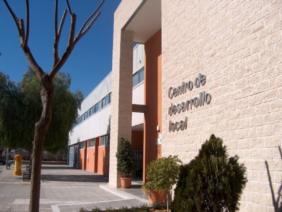 El Centro de Desarrollo Local asesora a los jóvenes sobre el programa de garantía juvenil