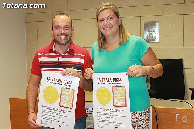 El Club Baloncesto Totana organiza la charla 'La grada juega. Las madres y padres del deporte'