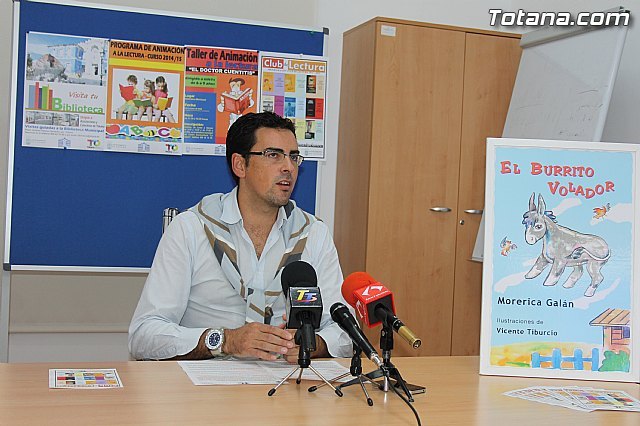 La Biblioteca Municipal programa varias actividades con niños y adultos para fomentar el hábito de la lectura en la localidad