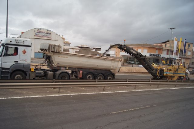 Las obras de arreglo de la N-340 se acometen en la travesía de Totana, en la Avda. Juan Carlos I, durante estos días