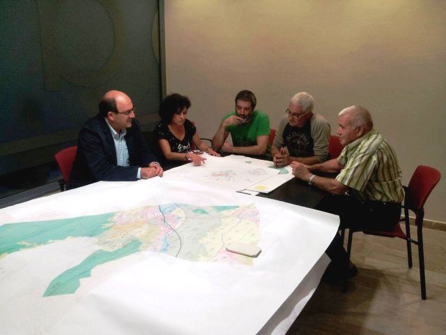 PODEMOS, CEBAG, y COAG coinciden en el fomento de la agricultura como garantía de empleo y cuestionan este Plan Urbanístico