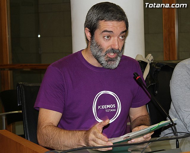 PODEMOS denuncia que 'la Alcaldesa de Totana impide la libre expresión de los vecinos en el Pleno del Ayuntamiento'