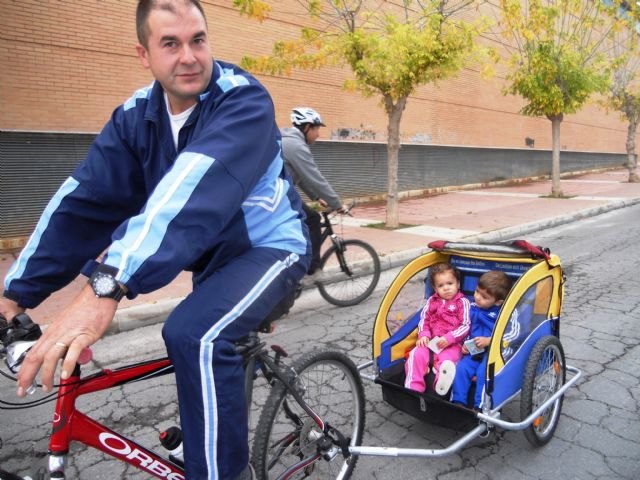 Unas 600 personas participan en el 'Día de la Bicicleta', organizado por la Concejalía de Deportes