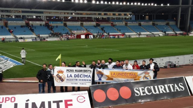 Más de 50 aficionados madridistas se desplazaron a Almería para presenciar el encuentro entre el Almería CF y el Real Madrid