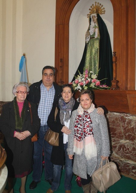 La Virgen de la Esperanza, patrona de los comerciantes y Salus Infirmorum, estrena vestido