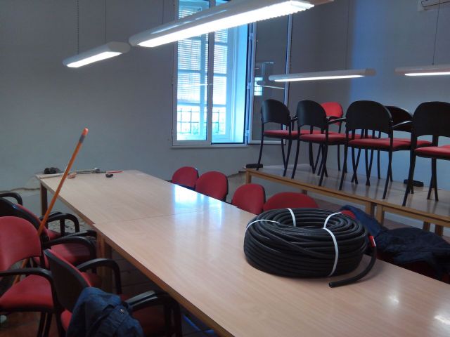 Prosiguen las obras de adecuación de la biblioteca municipal, la sala de estudio y el hall del edificio del Centro Sociocultural 'La Cárcel'