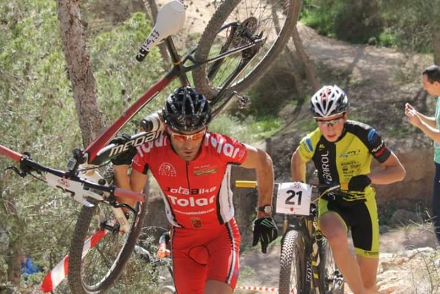Buena carrera de Francisco Cánovas, del CC Santa Eulalia, en la 2ª prueba del Open XC en Tentegorra.
