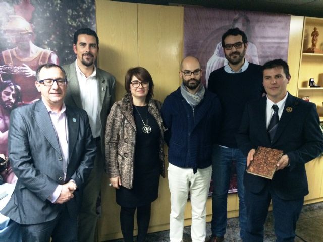 Presentan los trabajos de Restauración del Libro de Actas de la Hdad. de Santa María Cleofé