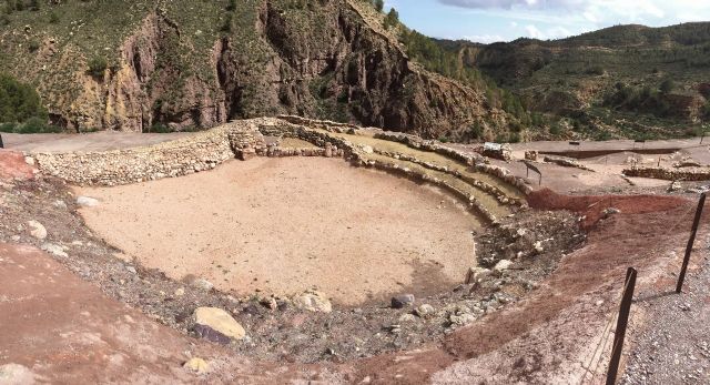 Continúan las visitas guiadas gratuitas al Yacimiento Argárico de La Bastida que se realizan todos los fines de semana