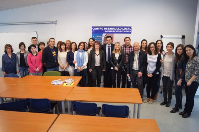 15 personas comienzan el programa de empleo-formación de 'Atención Sociosanitaria a personas dependientes en instituciones sociales'