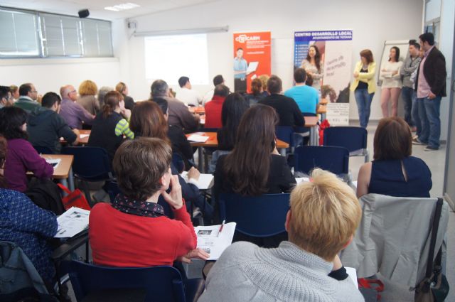 Un centenar de personas participan en el Taller 'Posicionamiento Web: El arte de vender más' que se ha celebrado en el Centro de Desarrollo Local