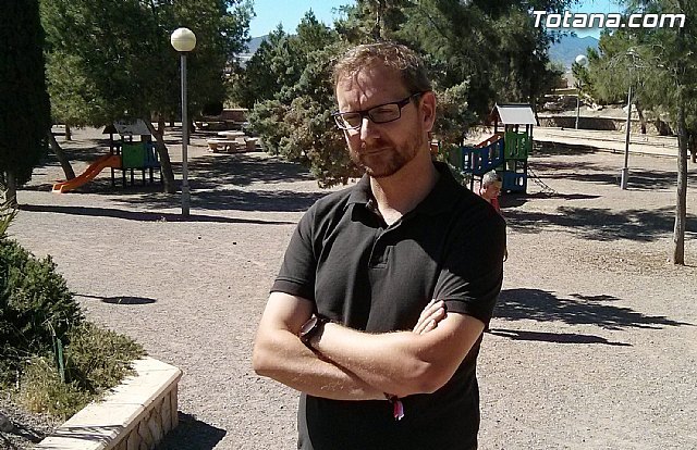 Carlos Ballester: 'Los barrios de Totana sufren el abandono de los gobernantes del PP'