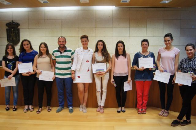 Ocho voluntarias universitarias de la UMU han participado en el programa de 'Refuerzo educativo'