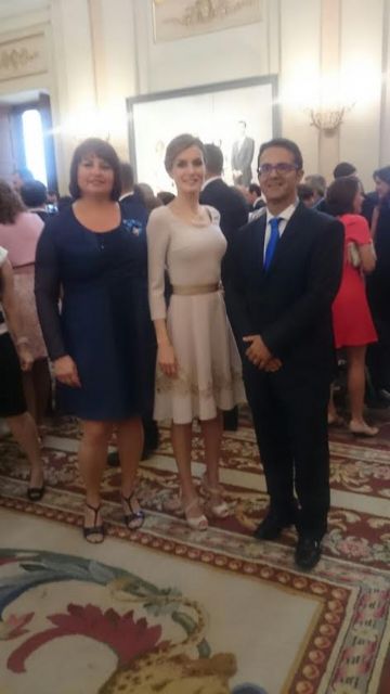 La totanera Naca Eulalia Pérez de Tudela Cánovas recibe la condecoración de la Orden del Mérito Civil