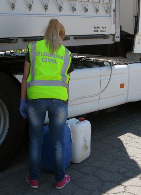 La Guardia Civil desmantela un grupo delictivo que sustraía gasoil a camiones en Totana y lo comercializaba de forma ilícita