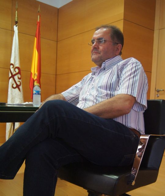 El alcalde aboga por una acción de gobierno basada en 'la dedicación y actitud dialogante y participativa' con las asociaciones y colectivos ciudadanos