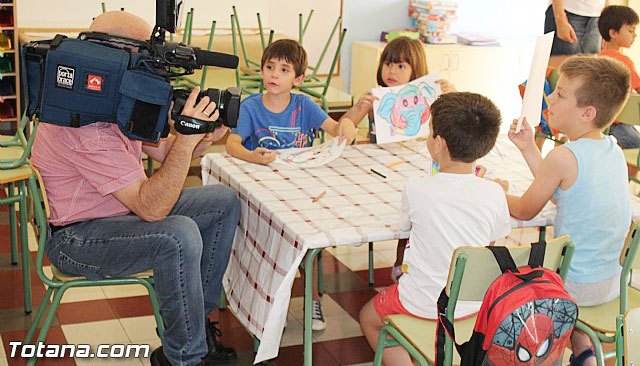 Un centenar de menores participan esta quincena en el programa de escuelas de verano 'Holidays 3.0'