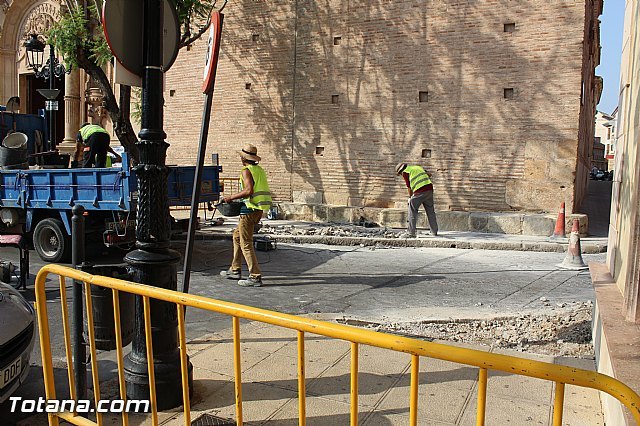 El Ayuntamiento acomete obras de accesibilidad y repintado de vados peatonales