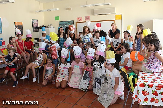 Un total de 94 niños participan en el 'Taller de Cocina Creativa'