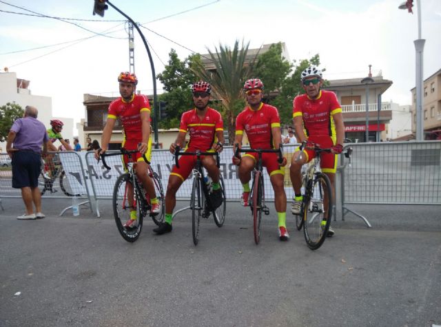 Martín, del CC Santa Eulalia, campeón m60 en el Campeonato Regional Master 2015 de fondo en carretera de Fortuna