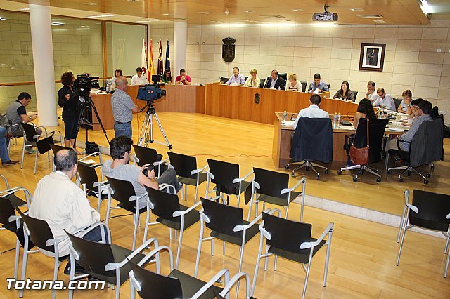 Se aprueba el presupuesto general municipal de forma inicial para el año 2015 por un importe total de 27,9 millones de euros