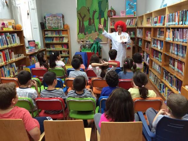 Comienza el Taller de Animación a la Lectura 'Doctor Cuentitis', con un grupo de 25 niños