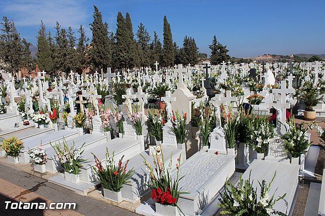 El Ayuntamiento tiene una lista de espera de casi 200 solicitudes para la adquisición de un enterramiento funerario en el Cementerio