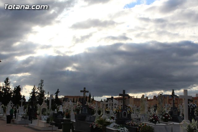 La 'Misa de Ánimas' se celebrará mañana en el Cementerio, a las 17:00 h, si las condiciones climatológicas no lo impiden