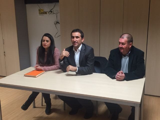 El candidato n°1 del PSOE al Senado se reune con los clubes deportivos de Totana