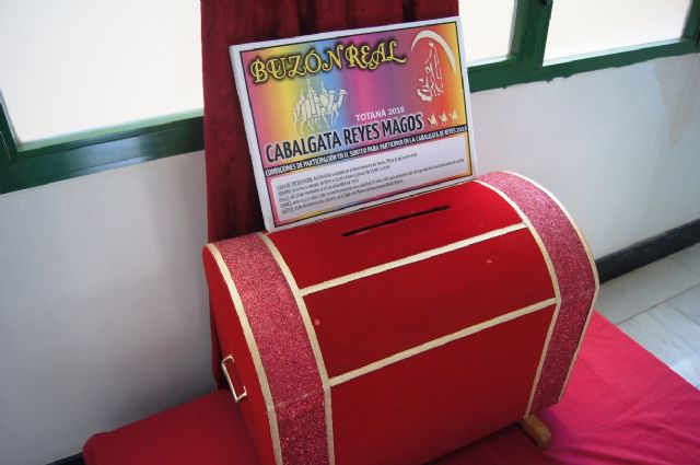 Ya se pueden echar las cartas en el 'Buzón real' para el sorteo que permitirá vivir la Cabalgata de Reyes´2016 desde las carrozas reales del desfile