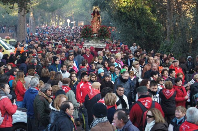 Más de 14.000 personas acompañan a la Patrona de Totana en su romería de bajada desde su santuario a la localidad