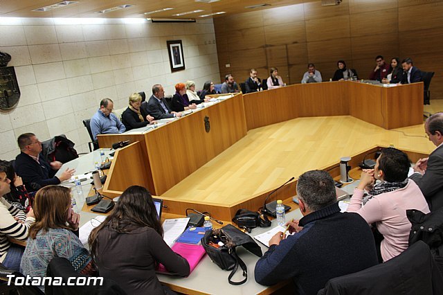 El Pleno aprueba la refinanciación de 17 préstamos y la ejecución de 9 sentencias firmes
