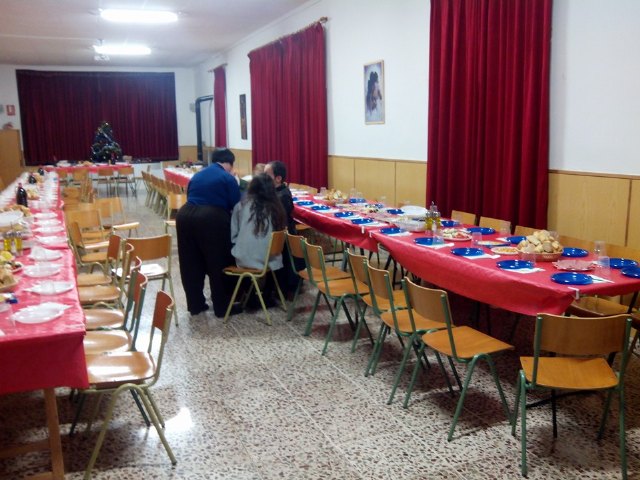 Más de cien personas necesitadas pasaron una Nochebuena llena de paz, amor y felicidad gracias a la generosidad de muchos totaneros