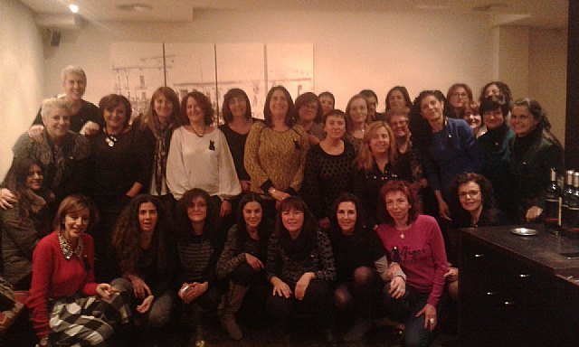 Las alumnas de la promoción 1970-1971 del Colegio “La Milagrosa” de Totana organizaron una cena con motivo del 30º aniversario