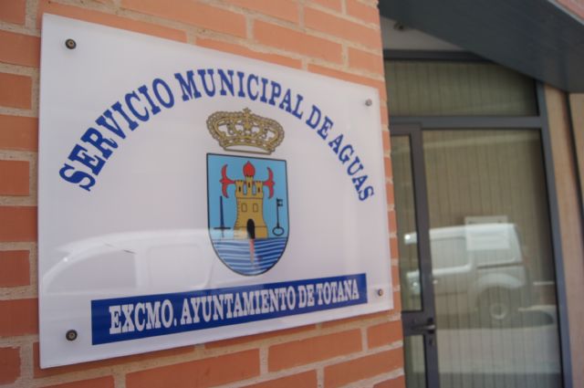 El Servicio Municipal de Aguas procede a la limpieza del depósito de la Piedra de la Víbora